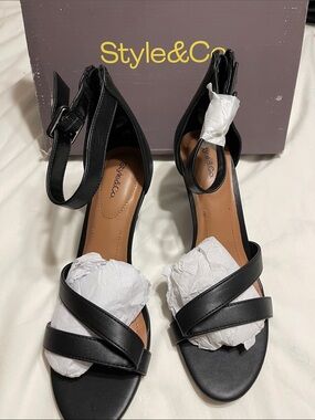 Style & Co. Black Crisscross Ankle Strap Heels